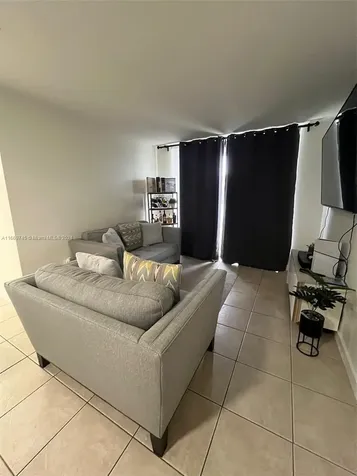 8075 NW 7th Street Miami FL 33126