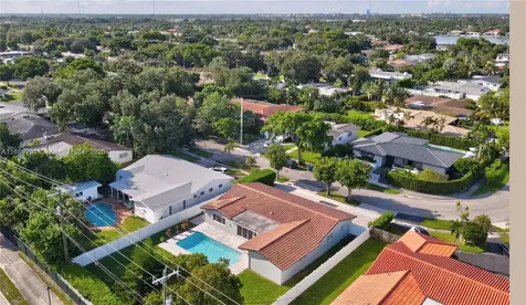 2280 NE 203rd Terrace Miami FL 33180