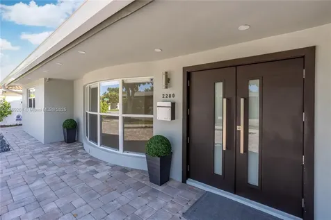 2280 NE 203rd Terrace Miami FL 33180