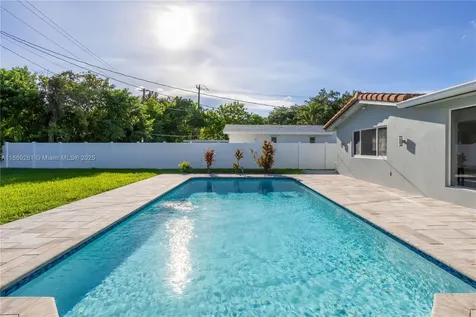 2280 NE 203rd Terrace Miami FL 33180
