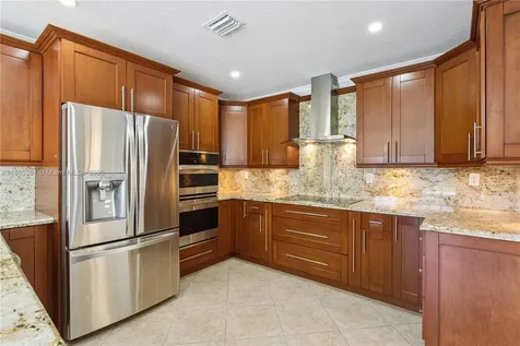 2280 NE 203rd Terrace Miami FL 33180