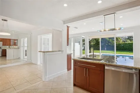 2280 NE 203rd Terrace Miami FL 33180