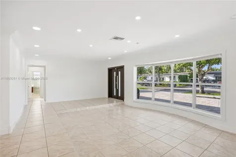 2280 NE 203rd Terrace Miami FL 33180