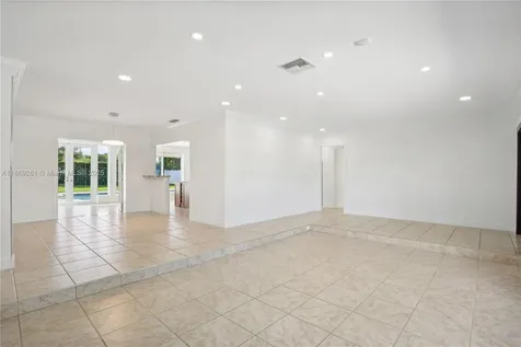 2280 NE 203rd Terrace Miami FL 33180