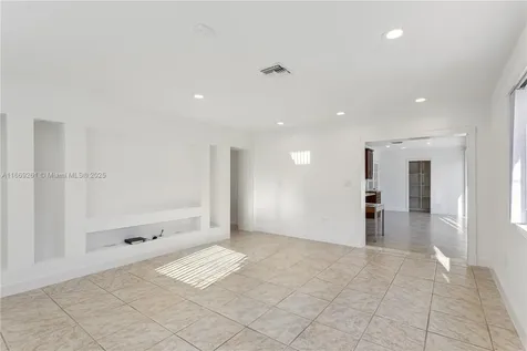 2280 NE 203rd Terrace Miami FL 33180