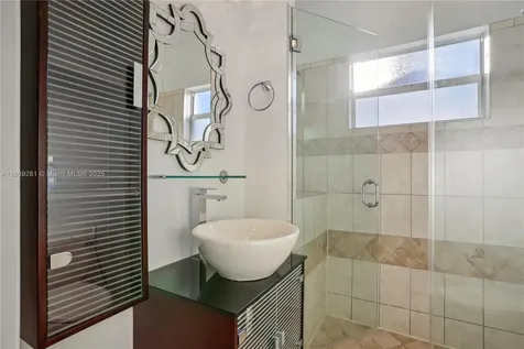 2280 NE 203rd Terrace Miami FL 33180