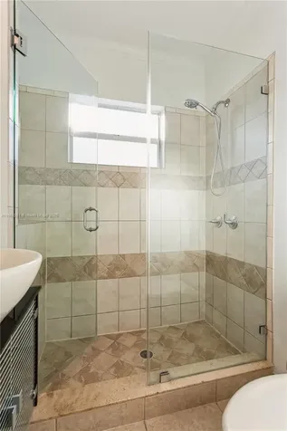 2280 NE 203rd Terrace Miami FL 33180
