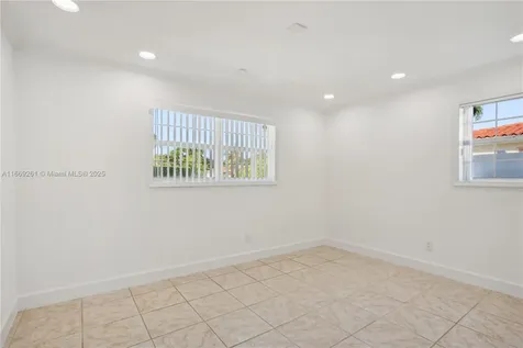 2280 NE 203rd Terrace Miami FL 33180