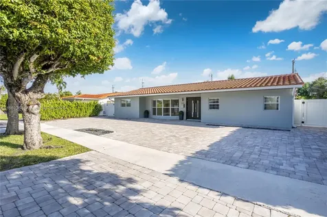 2280 NE 203rd Terrace Miami FL 33180