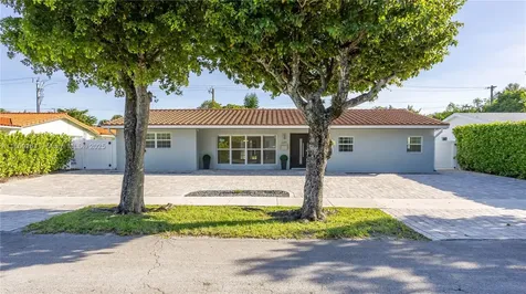 2280 NE 203rd Terrace Miami FL 33180