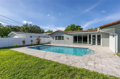 2280 NE 203rd Terrace Miami FL 33180