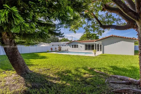 2280 NE 203rd Terrace Miami FL 33180