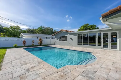 2280 NE 203rd Terrace Miami FL 33180