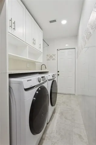 2280 NE 203rd Terrace Miami FL 33180