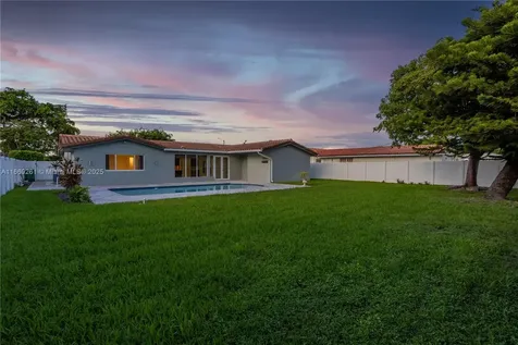 2280 NE 203rd Terrace Miami FL 33180