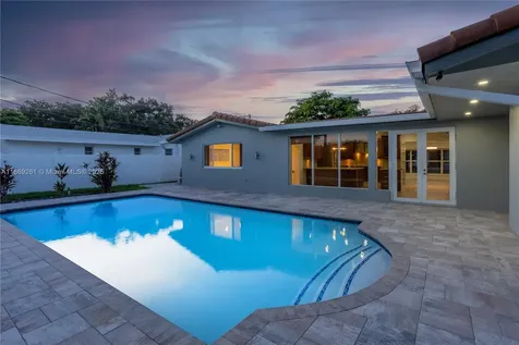 2280 NE 203rd Terrace Miami FL 33180