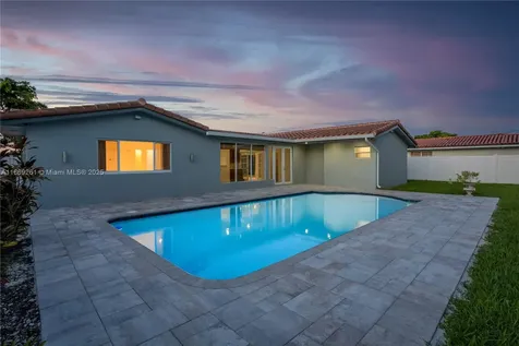2280 NE 203rd Terrace Miami FL 33180