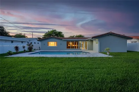 2280 NE 203rd Terrace Miami FL 33180