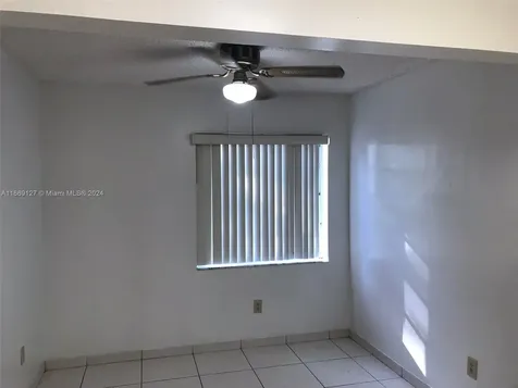 423 NE 210th Circle Terrace Miami FL 33179