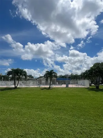 423 NE 210th Circle Terrace Miami FL 33179