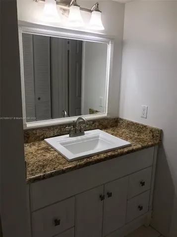 423 NE 210th Circle Terrace Miami FL 33179