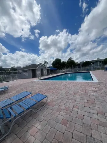 423 NE 210th Circle Terrace Miami FL 33179