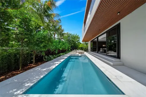 262 189th Terrace Sunny Isles Beach FL 33160