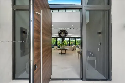 262 189th Terrace Sunny Isles Beach FL 33160
