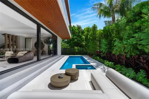 262 189th Terrace Sunny Isles Beach FL 33160