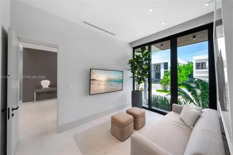 262 189th Terrace Sunny Isles Beach FL 33160