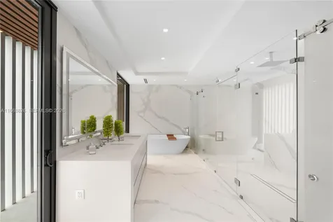 262 189th Terrace Sunny Isles Beach FL 33160