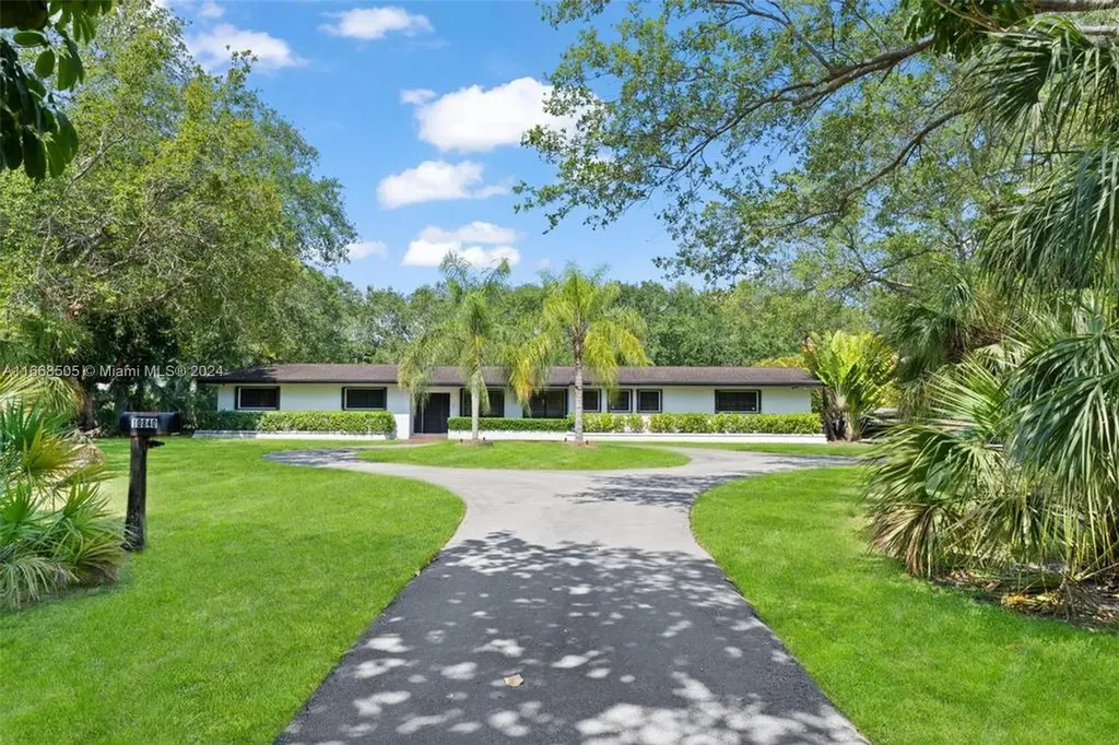 10840 SW 67th Avenue Pinecrest FL 33156