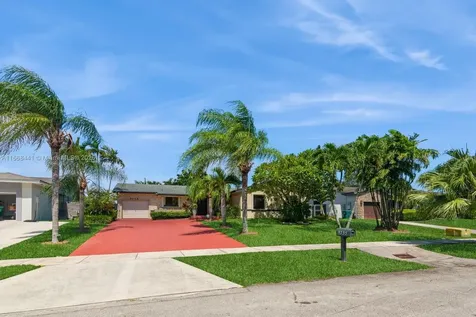 9755 SW 215th Lane Cutler Bay FL 33189