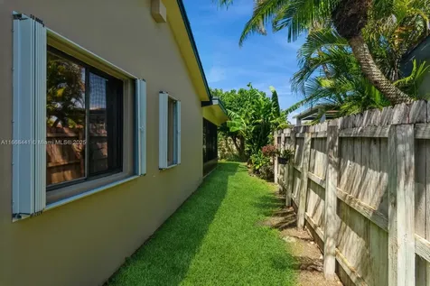 9755 SW 215th Lane Cutler Bay FL 33189