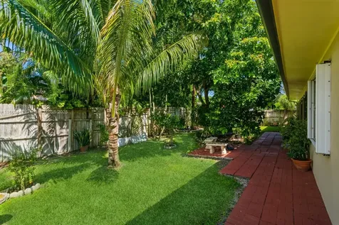 9755 SW 215th Lane Cutler Bay FL 33189