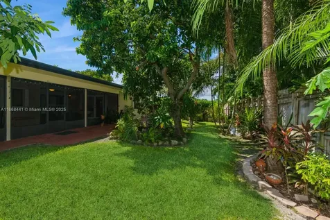 9755 SW 215th Lane Cutler Bay FL 33189