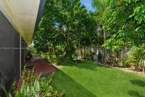9755 SW 215th Lane Cutler Bay FL 33189
