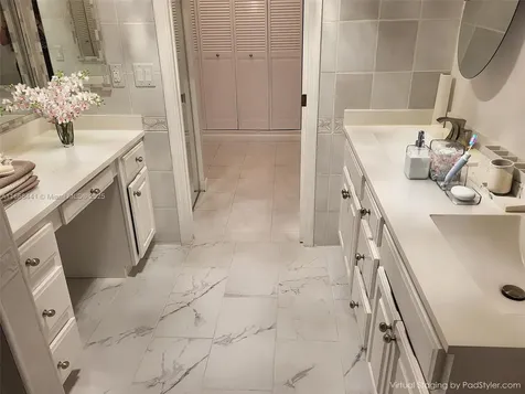 9755 SW 215th Lane Cutler Bay FL 33189