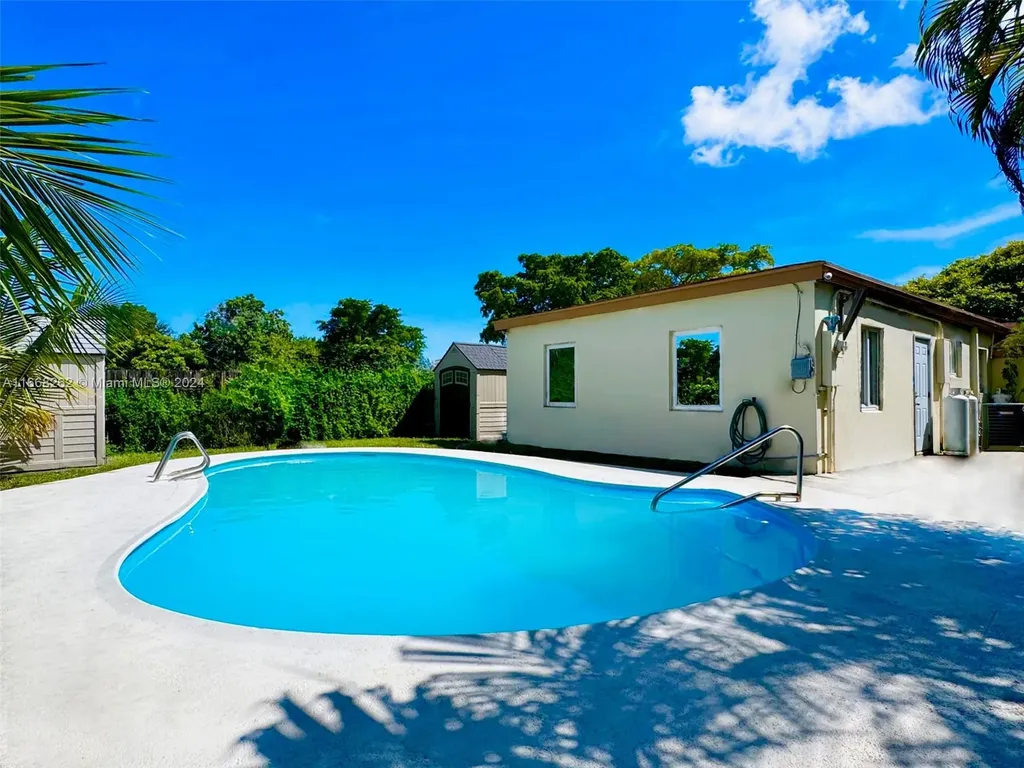 1423 NE 175th Street North Miami Beach FL 33162