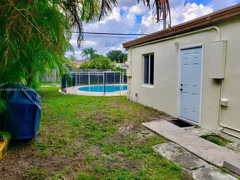 1423 NE 175th Street North Miami Beach FL 33162