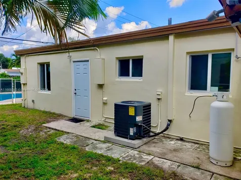 1423 NE 175th Street North Miami Beach FL 33162