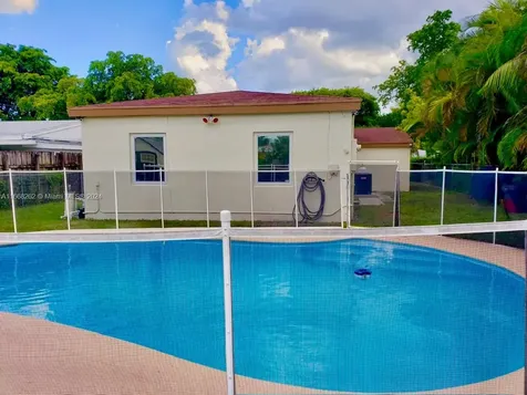 1423 NE 175th Street North Miami Beach FL 33162