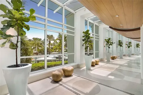 4391 Collins Avenue Miami Beach FL 33140