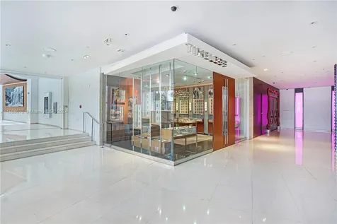 4391 Collins Avenue Miami Beach FL 33140