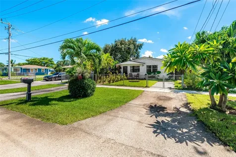 4210 SW 21st Street West Park FL 33023