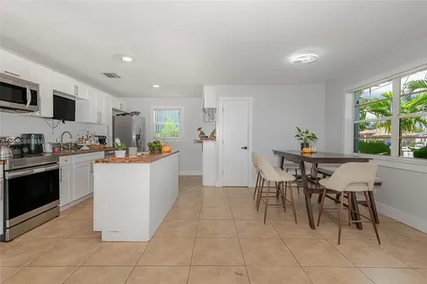 4210 SW 21st Street West Park FL 33023