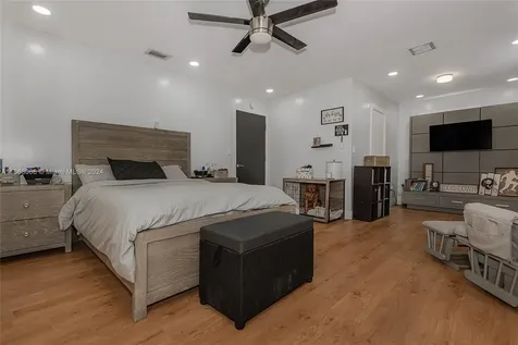4210 SW 21st Street West Park FL 33023
