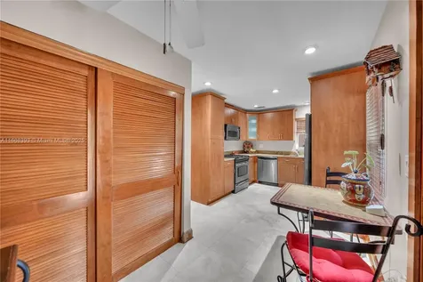 8535 SW 80th Place Miami FL 33143