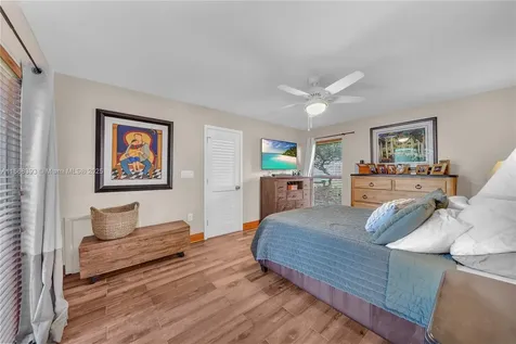 8535 SW 80th Place Miami FL 33143