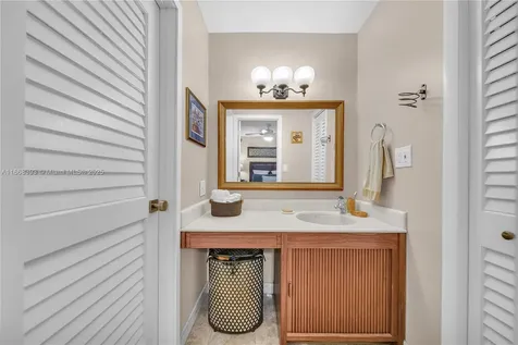 8535 SW 80th Place Miami FL 33143